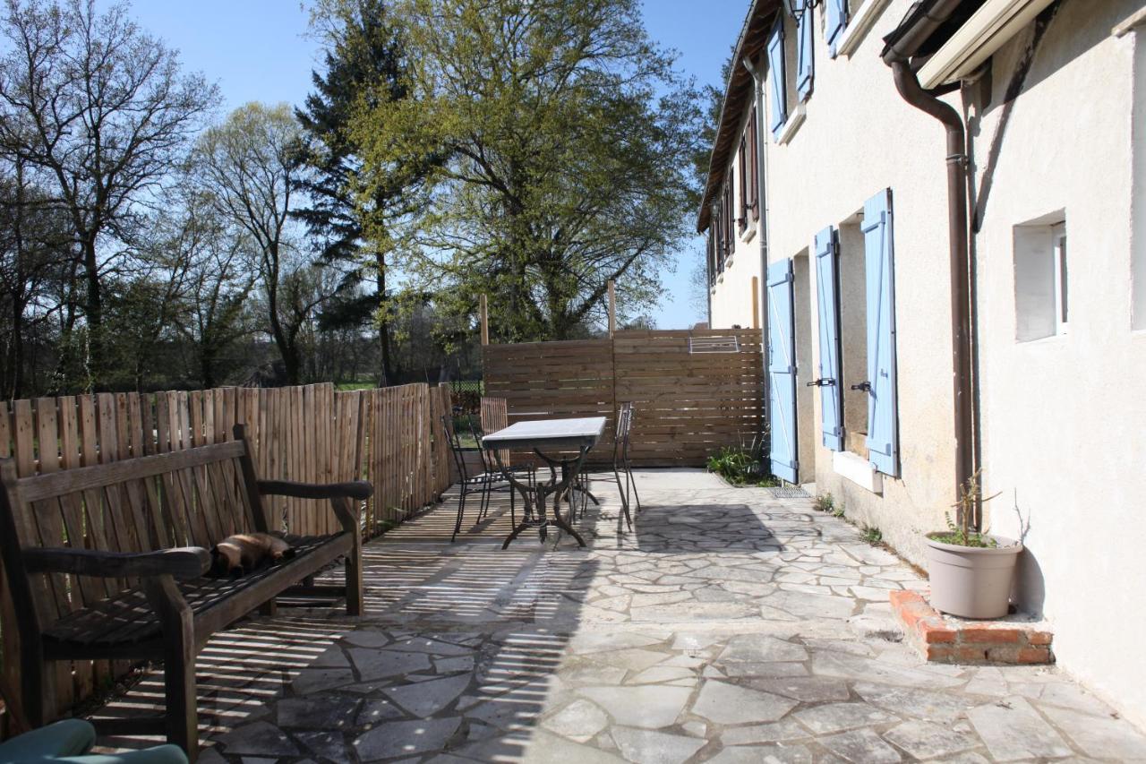 Fleurs De Brenne Gite Neuillé-le-Lierre Exterior foto